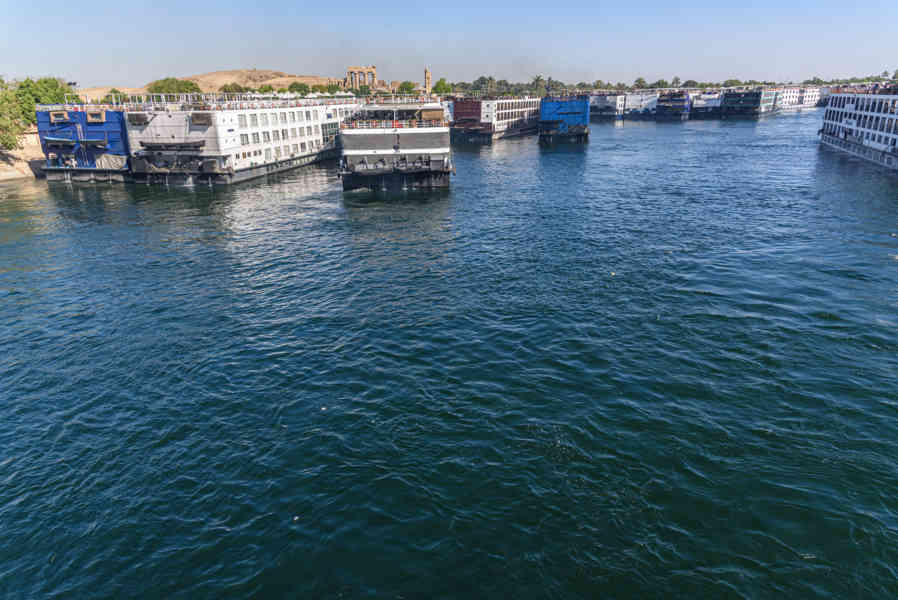 Egipto 373 - rio Nilo - barcos.jpg